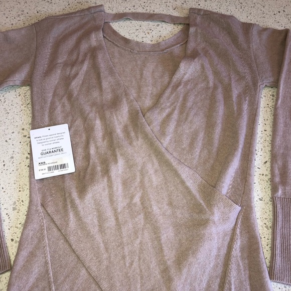 Brand new Athleta 100% cashmere top - Picture 2 of 6
